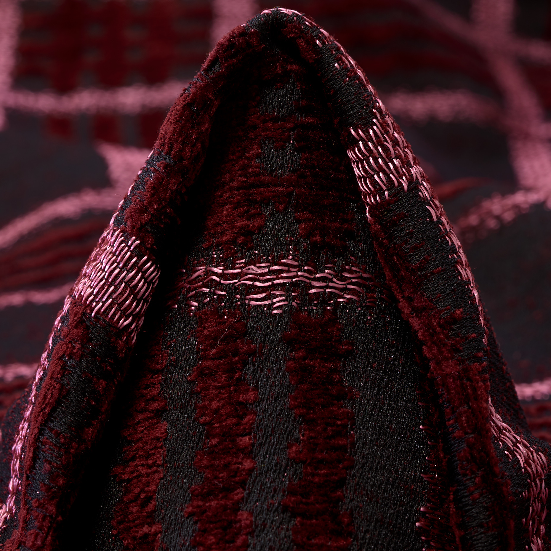 Jacquard  Quadro Blackened Pearl&Ruby Wine